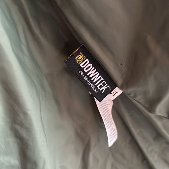 LLBEAN Women's Ultralight 850 Down
Hooded size S EUC - Picture 5 of 5